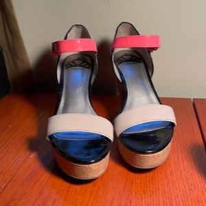 Awesome platform shoes . Size 8!